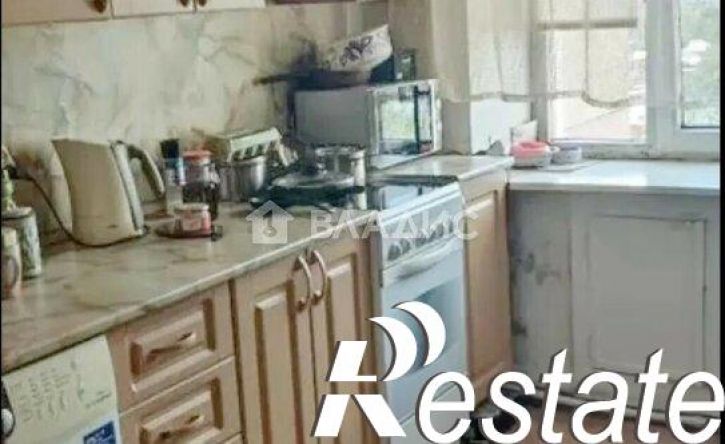 3-комн квартира улица Столярова, 35,  д. 35