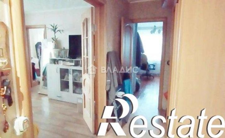 3-комн квартира улица Столярова, 35,  д. 35