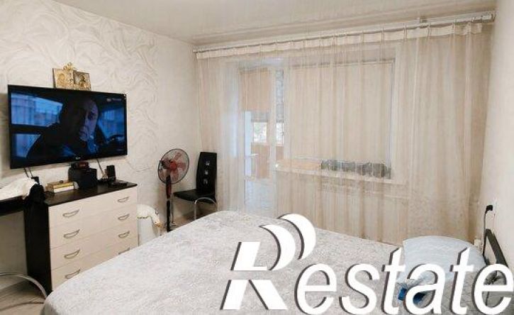 4-комн квартира улица Журавлёва, 102,  д. 102