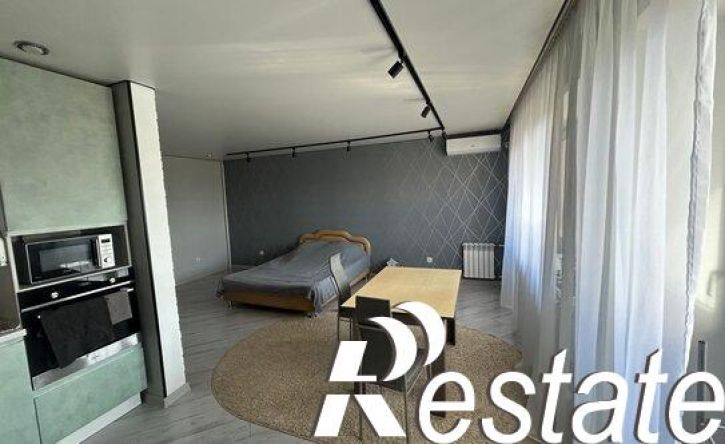 4-комн квартира улица Столярова, 38,  д. 38