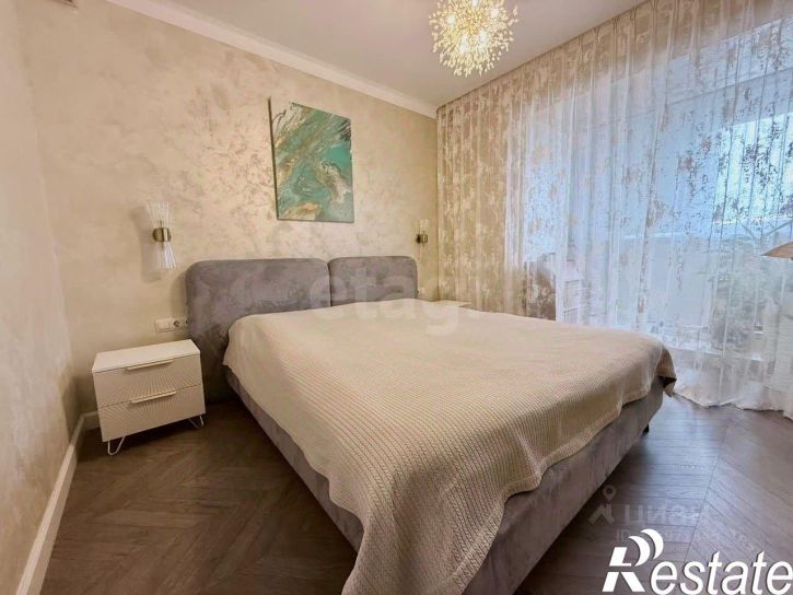 4-комн квартира улица Балябина, 46,  д. 46