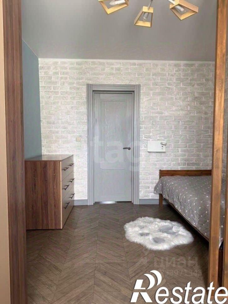 4-комн квартира улица Балябина, 46,  д. 46
