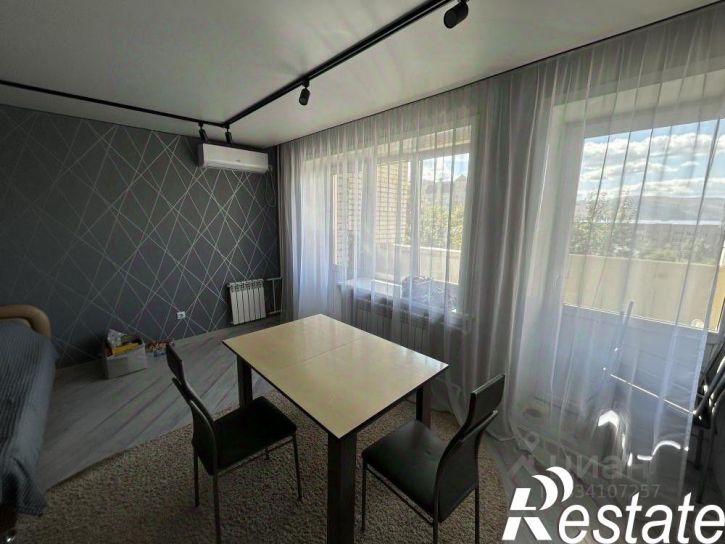 4-комн квартира улица Столярова, 38,  д. 38