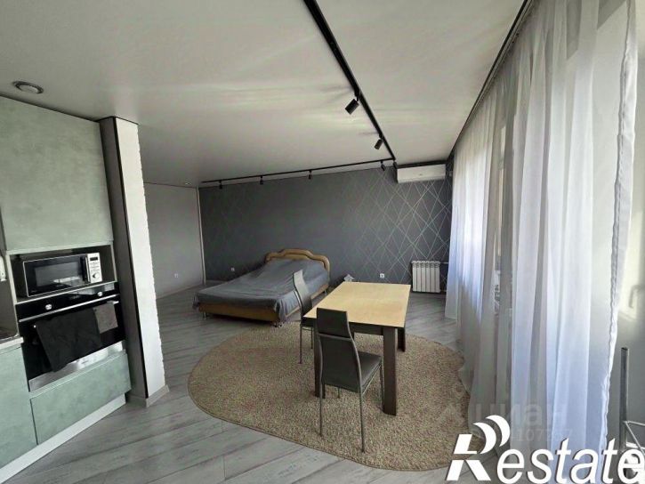 4-комн квартира улица Столярова, 38,  д. 38