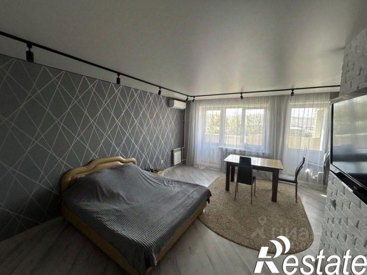 4-комн квартира улица Столярова, 38,  д. 38