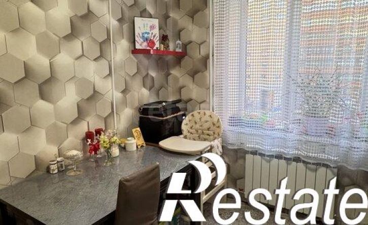 2-комн квартира улица Балябина, 52,  д. 52